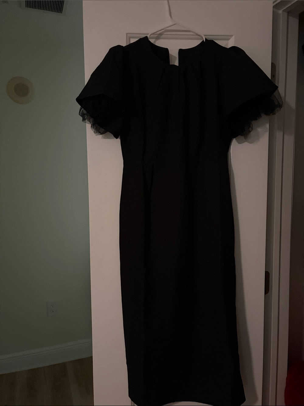 Elegant Black Puff-Sleeve Midi Dress